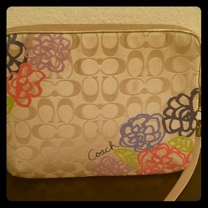 Signature Coach iPad/laptop bag